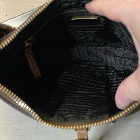 Prada Sporty Green Nylon and Leather Shoulder Bag - Picture 7 of 14